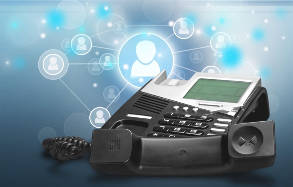 3CX Hosted solutions being shown by animated phone image