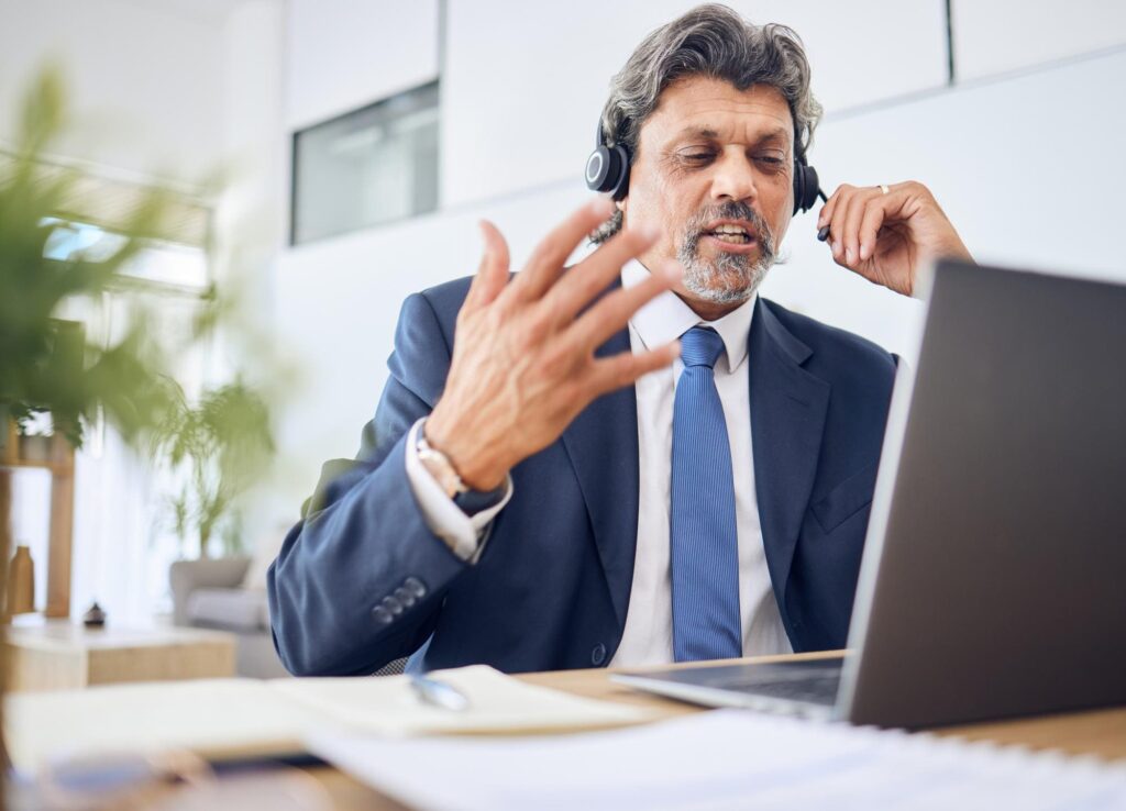 Lawyer using smokeball 3CX integration to resolve customer support issues